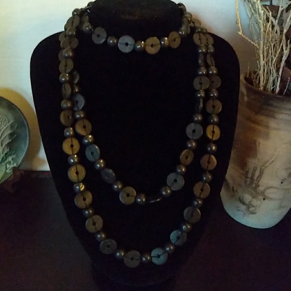 VTG Hand-crafted Xtra Long Wooden Bead Necklace - Picture 4 of 8